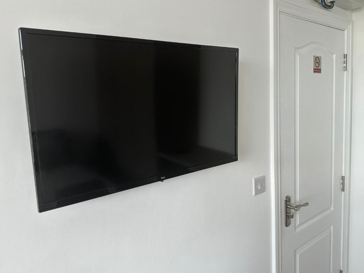 Sunny Modern, Private Apartment,15 Mins To Central London Hendon Esterno foto