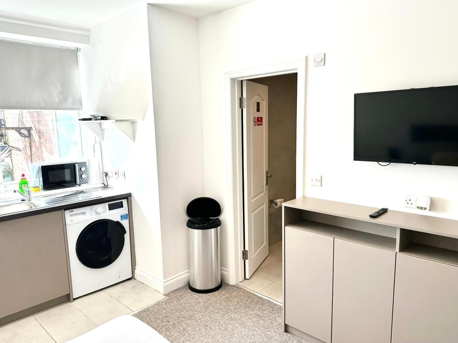 Sunny Modern, Private Apartment,15 Mins To Central London Hendon Esterno foto