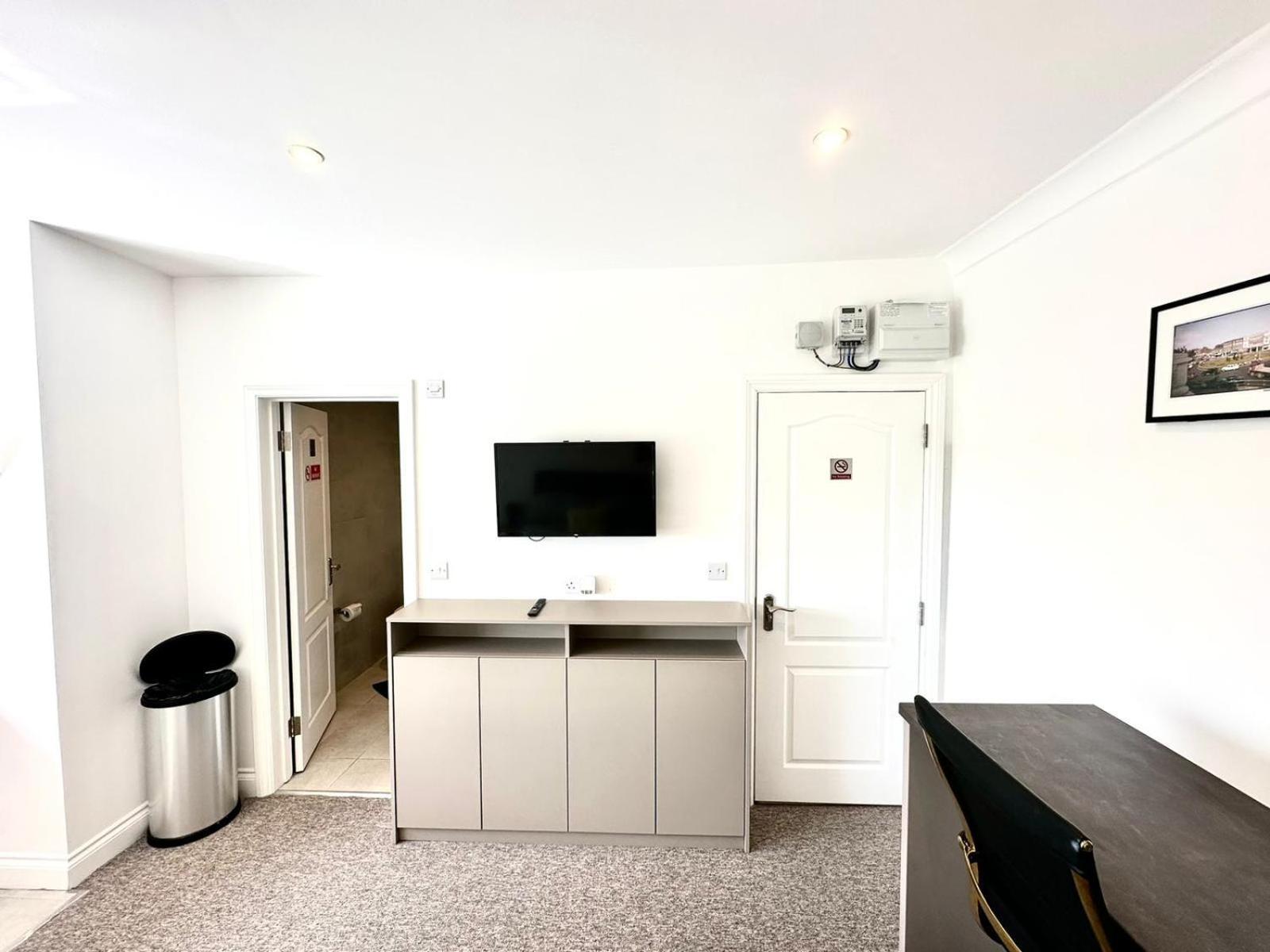 Sunny Modern, Private Apartment,15 Mins To Central London Hendon Esterno foto