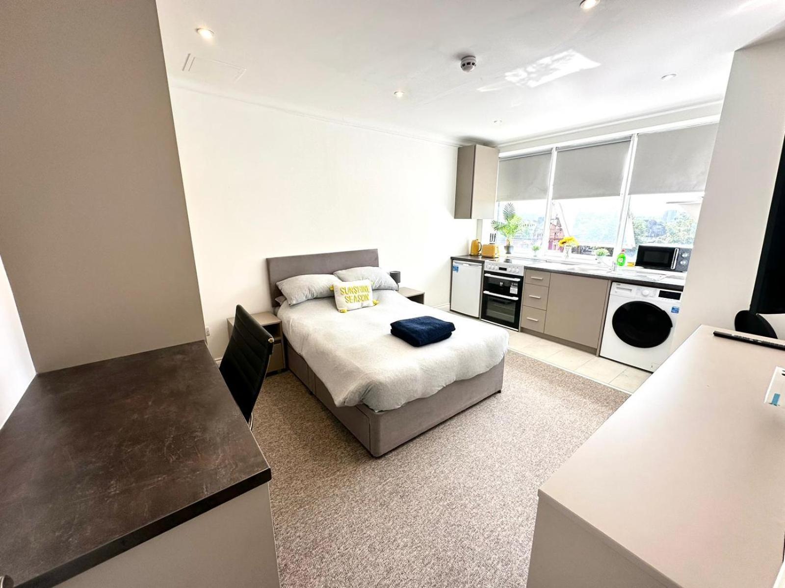 Sunny Modern, Private Apartment,15 Mins To Central London Hendon Esterno foto